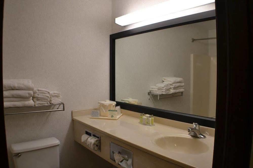 Dunes Express Inn And Suites Hart Экстерьер фото